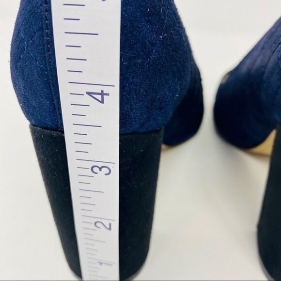 Tommy Hilfiger Quilted Heels (6.5) - Picture 6 of 13